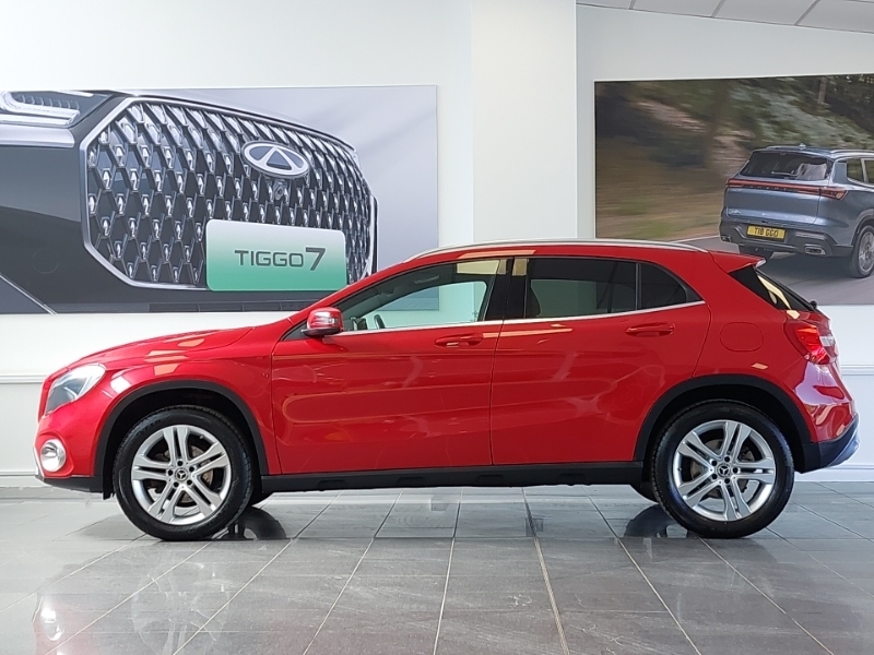 Mercedes-Benz GLA Class Gla 200 Sport Red #4