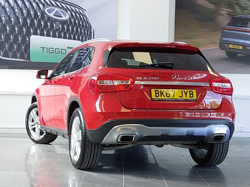 Mercedes-Benz GLA Class Gla 200 Sport Red #2