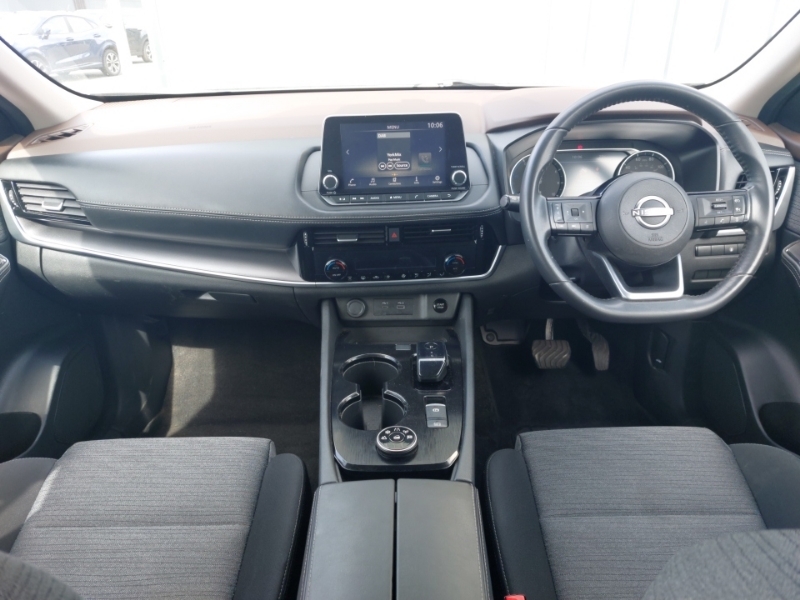 Nissan X-Trail 1.5 E-power E-4orce 213 Acenta Prem 7 St FV73YJJ White #3