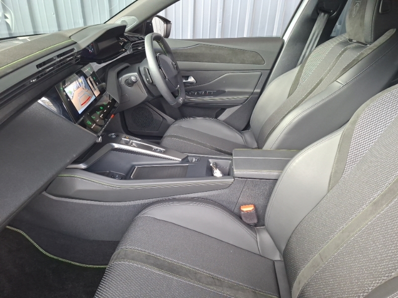 Peugeot 308 1.2 Hybrid 136 Gt E-dsc6 KP25LML White #5