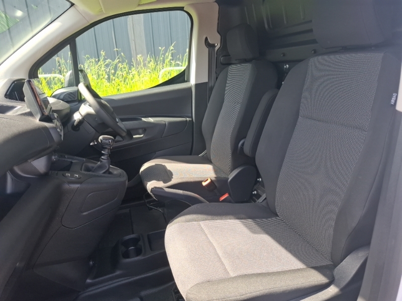 Peugeot Partner 1.5 Bluehdi 100 Professional Van SB24CYZ White #5