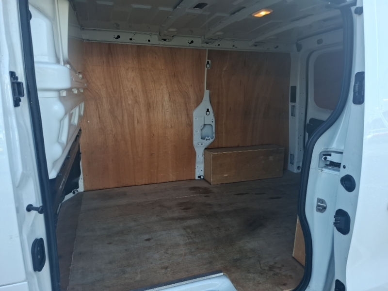 Renault Trafic Sl30 Blue Dci 130 Advance Van SH24RAU White #6