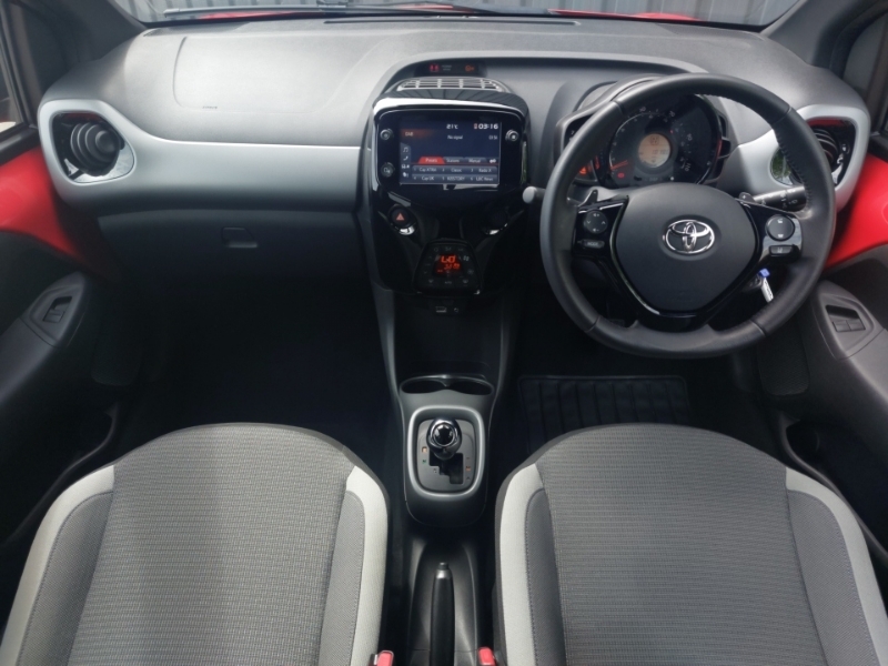 Toyota Aygo 1.0 Vvt-i X-trend Tss X-shift SC21ZPE Red #3