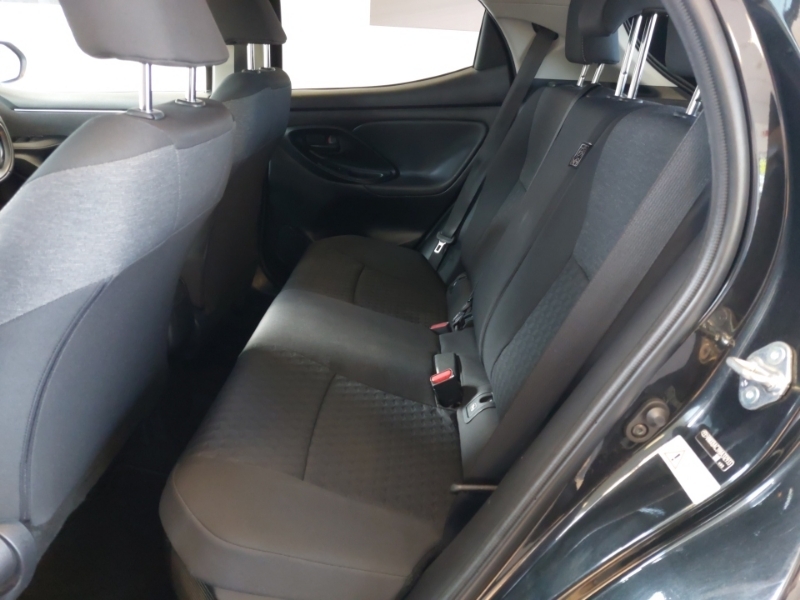 Toyota Yaris 1.5 Hybrid Design Cvt SO23VXB Black #6