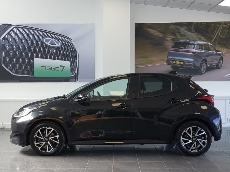 Toyota Yaris 1.5 Hybrid Design Cvt SO23VXB Black #4