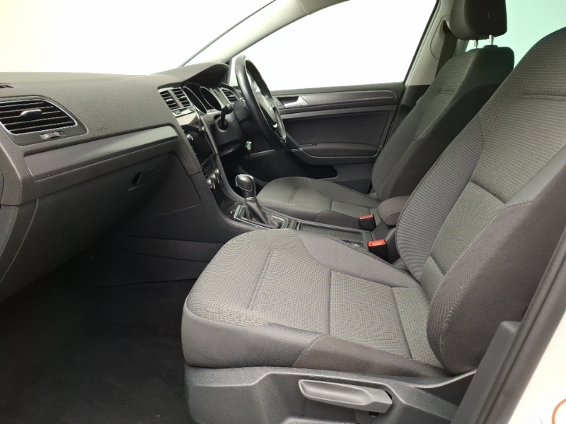 Volkswagen Golf 1.0 Tsi 115 Match Dsg GH19GSZ White #5