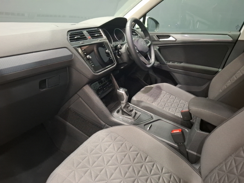 Volkswagen Tiguan 1.5 Tsi 150 Life Dsg YY23CMV White #5
