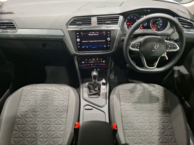 Volkswagen Tiguan 1.5 Tsi 150 Life Dsg YY23CMV White #3