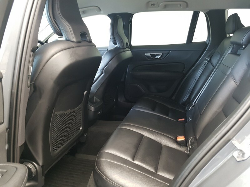 Volvo V60 2.0 B4p Momentum Grey #6