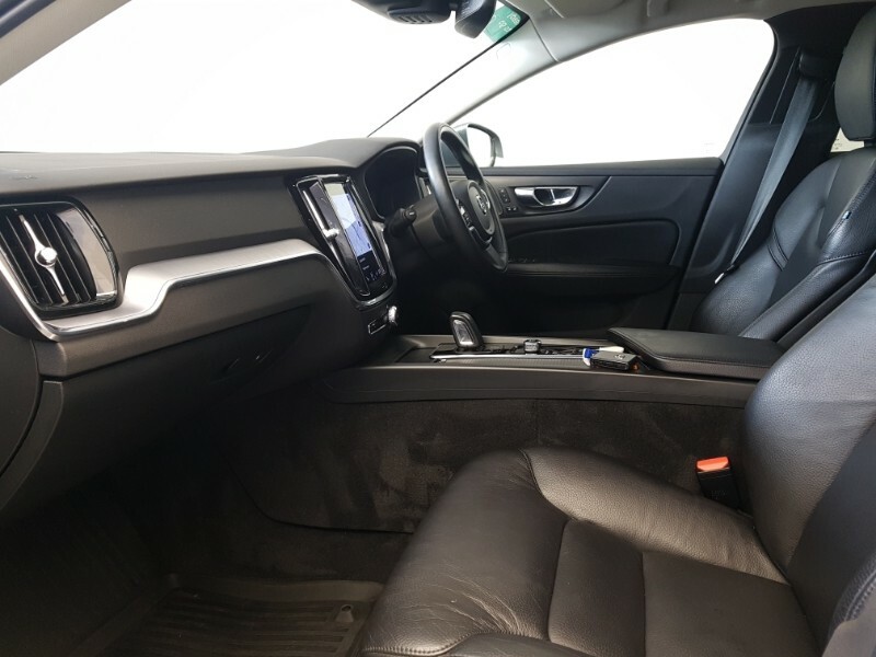 Volvo V60 2.0 B4p Momentum Grey #5