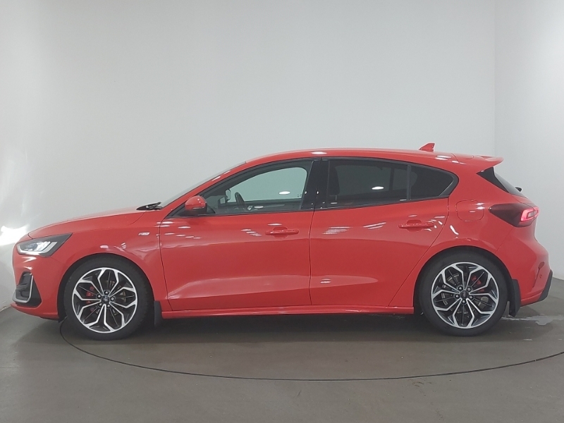 Ford Focus 1.5 Ecoblue St-line Vignale CN72UMX Red #4