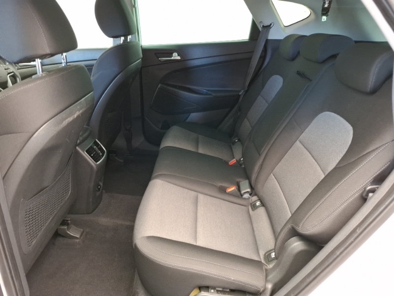 Hyundai Tucson 1.6 Crdi Se Nav 2Wd SM19UFY White #6