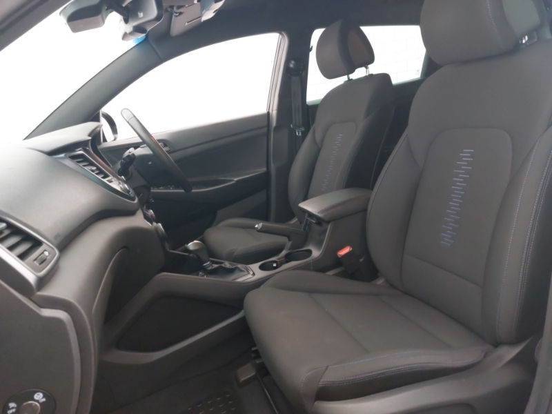 Hyundai Tucson 1.7 Crdi Blue Drive Go Se 2Wd Dct SV68VNO Black #5
