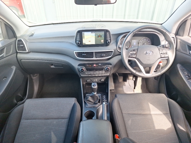 Hyundai Tucson 1.6 Gdi Se Nav 2Wd DSZ7562 White #3