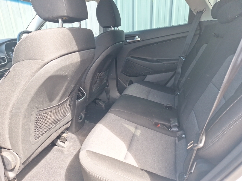Hyundai Tucson 1.6 Gdi Se Nav 2Wd DSZ7562 White #6