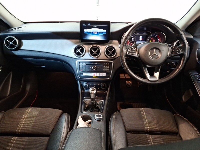 Mercedes-Benz GLA Class Gla 180 Urban Edition SM19VDC Red #3