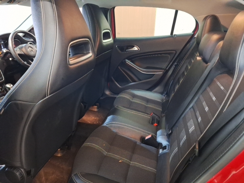 Mercedes-Benz GLA Class Gla 180 Urban Edition SM19VDC Red #6
