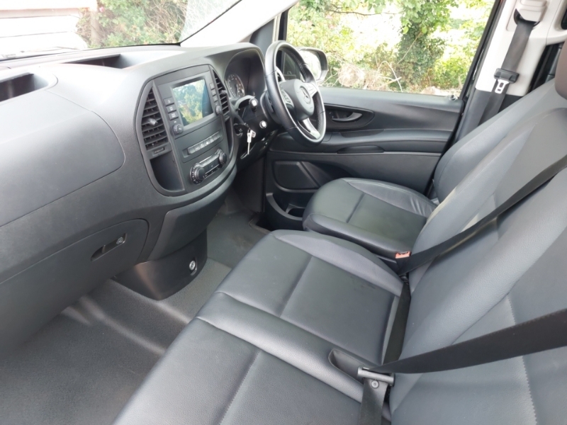 Mercedes-Benz Vito 114 Cdi Pro 9-Seater 9G-tronic KS24XBP Black #5