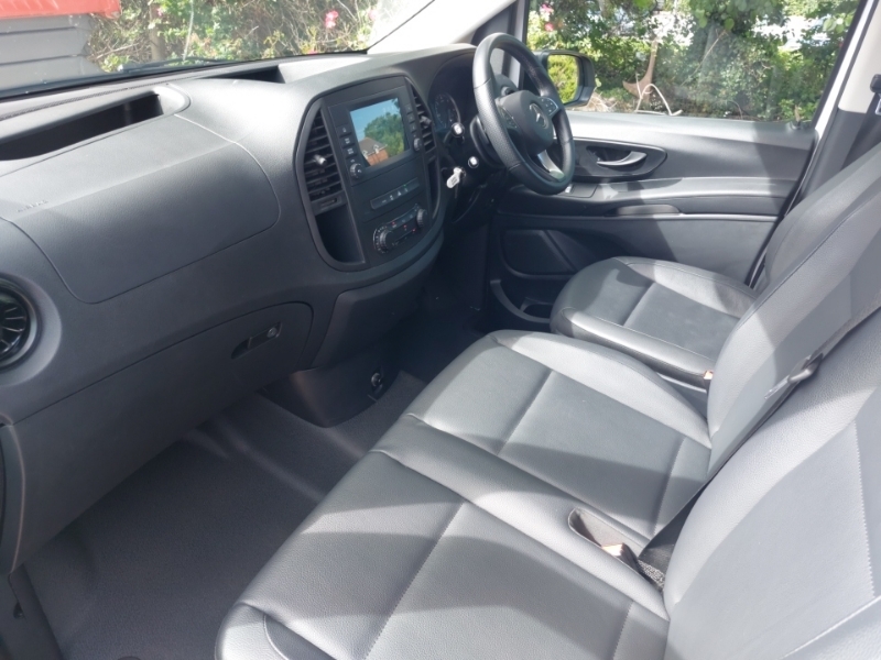 Mercedes-Benz Vito 114 Cdi Pro 9-Seater 9G-tronic KN24XWY White #5