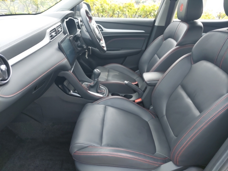 MG ZS 1.5 Vti-tech Exclusive Black #5