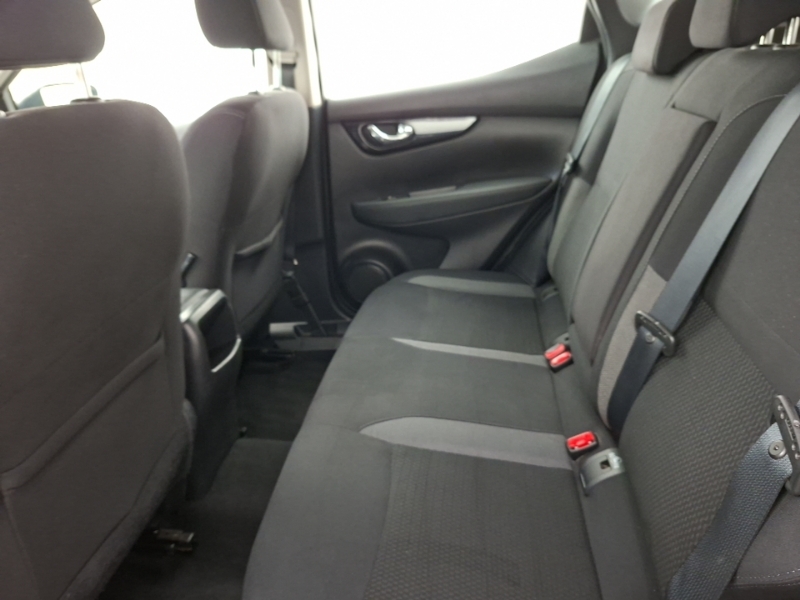 Nissan Qashqai 1.3 Dig-t Acenta Premium BN20UHP White #6
