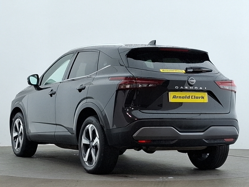 Nissan Qashqai 1.3 Dig-t Mh 158 N-connecta Xtronic DP73NWK Black #2