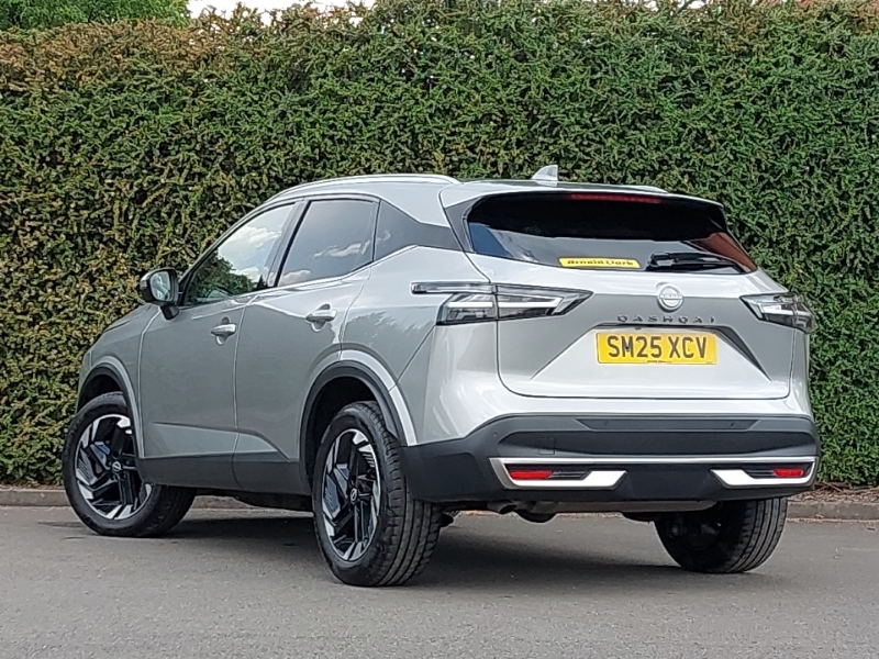 Nissan Qashqai 1.3 Dig-t Mh N-connecta Glass Roof SM25XCV Silver #2