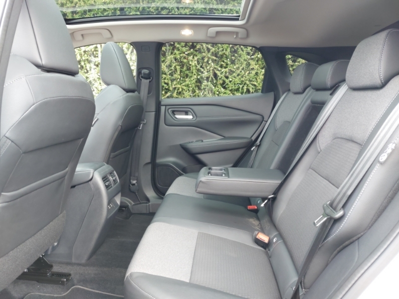 Nissan Qashqai 1.3 Dig-t Mh N-connecta Glass Roof SM25XCV Silver #6
