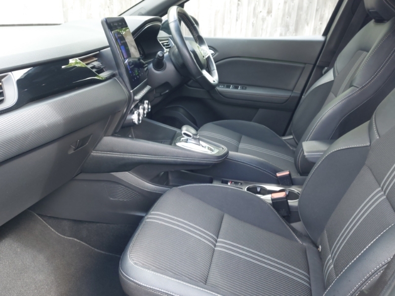 Renault Captur 1.6 E-tech Full Hybrid 145 Engineered BJ73CUC Black #5