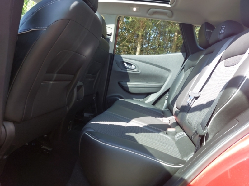 Renault Kadjar 1.5 Dci Signature Nav Edc SC16CKN Red #6