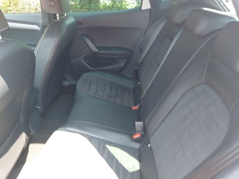 Seat Ibiza 1.0 Tsi 110 Xcellence Lux DE23XYW White #6