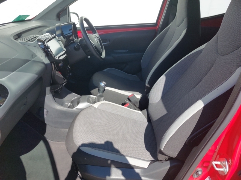 Toyota Aygo 1.0 Vvt-i X-trend Tss DE71JVP Red #5