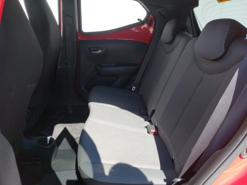 Toyota Aygo 1.0 Vvt-i X-trend Tss DE71JVP Red #6