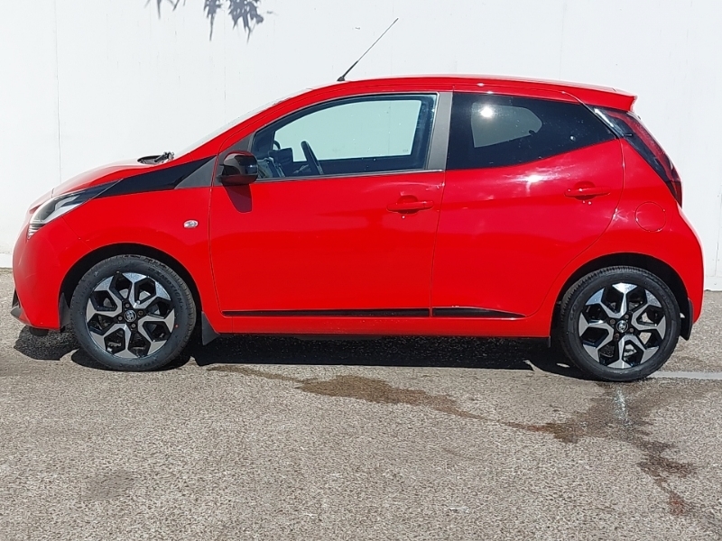 Toyota Aygo 1.0 Vvt-i X-trend Tss DE71JVP Red #4