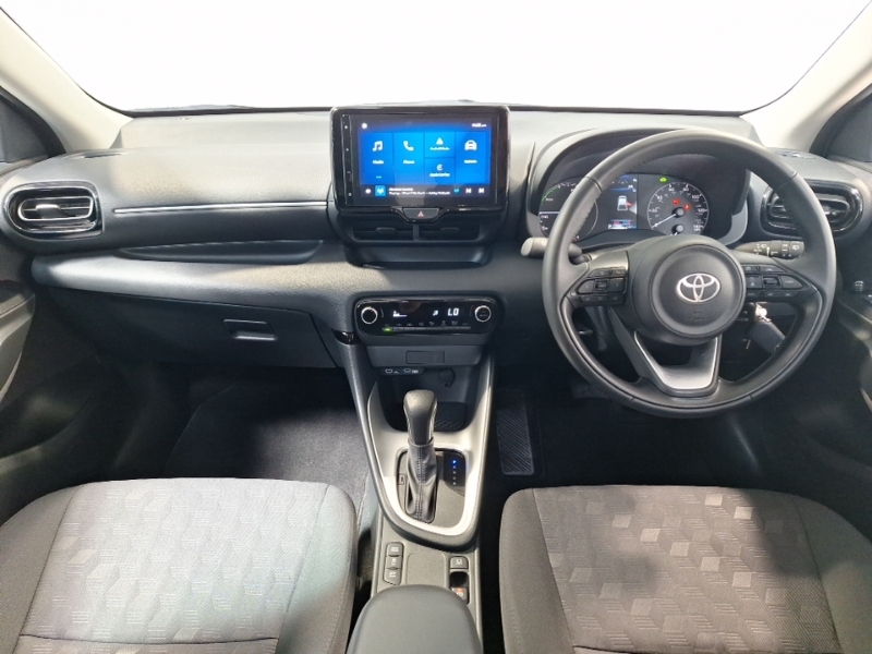Toyota Yaris 1.5 Hybrid Icon Cvt CYZ8223 Black #3