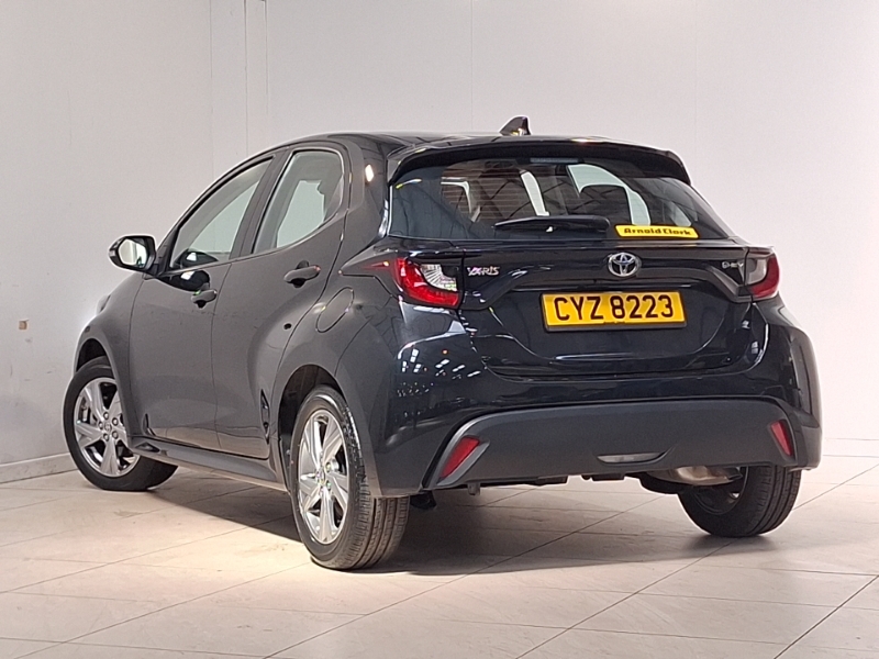 Toyota Yaris 1.5 Hybrid Icon Cvt CYZ8223 Black #2