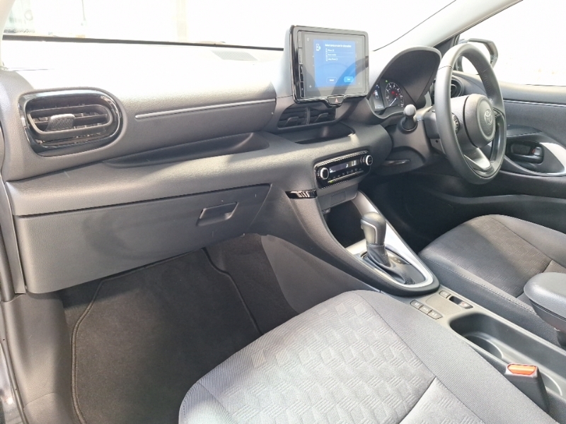 Toyota Yaris 1.5 Hybrid Icon Cvt CYZ8223 Black #5
