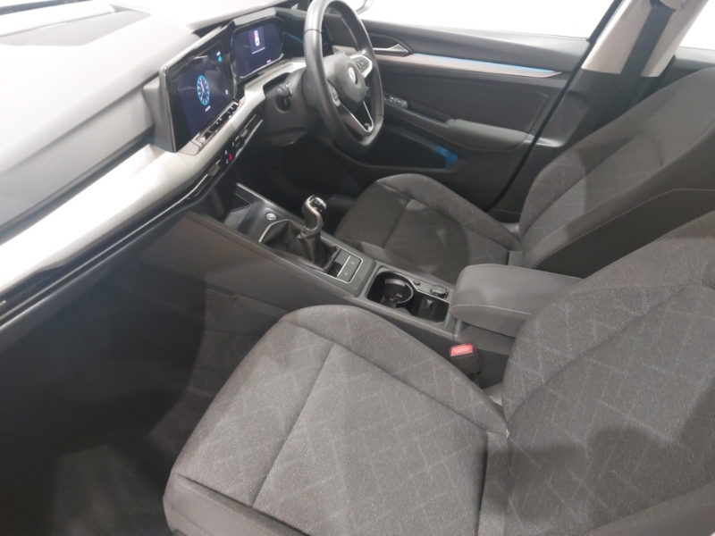 Volkswagen Golf 1.5 Tsi Life BF22GYV Black #5