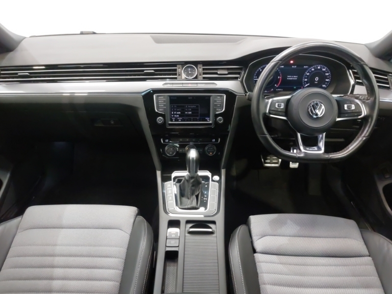 Volkswagen Passat 2.0 Tdi Scr 190 R-line Dsg Panoramic Roof White #3