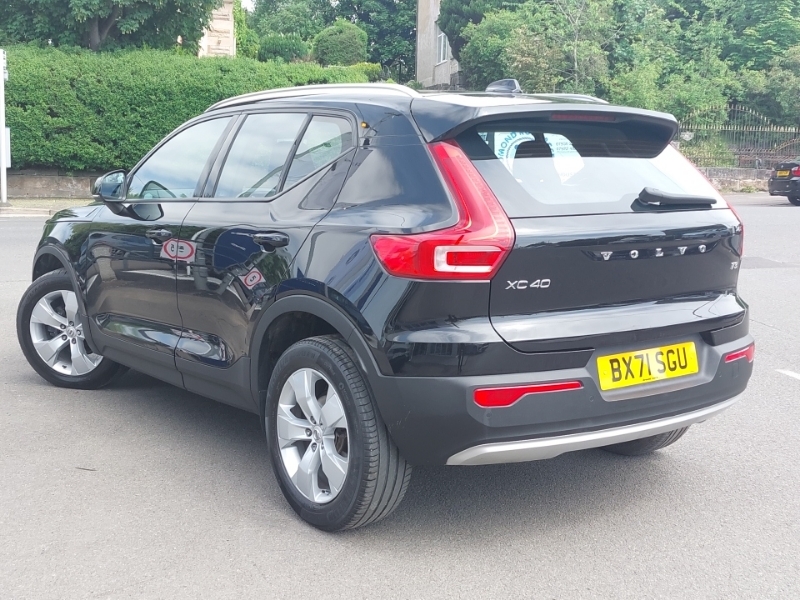 Volvo XC40 1.5 T3 163 Momentum Geartronic BX71SGU Black #2