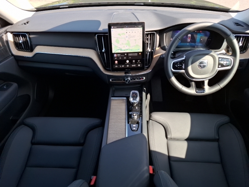 Volvo XC60 2.0 T6 350 Phev Plus Dark Awd Geartronic SK75YFP Black #3