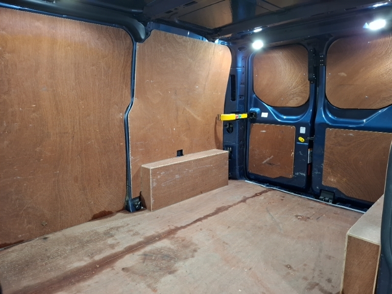 Ford Transit Custom 2.0 Ecoblue 130Ps Low Roof Active Van AJ21NNG Blue #6