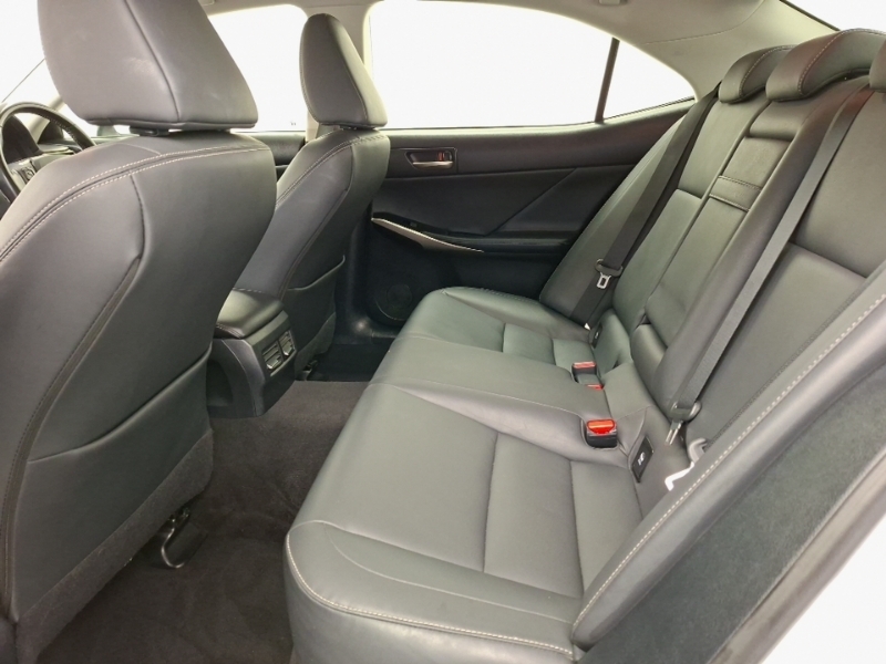 Lexus IS 300H Cvt White #6