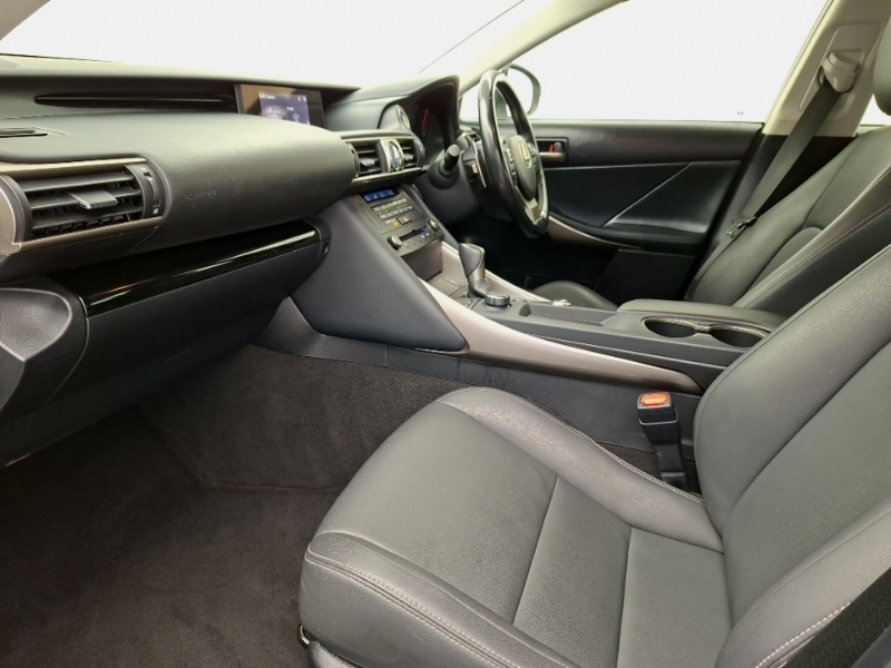 Lexus IS 300H Cvt White #5