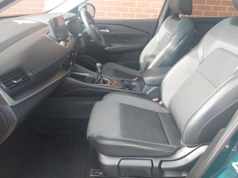 Nissan Qashqai 1.3 Dig-t Mh N-connecta Glass Roof NK25XYM Green #5