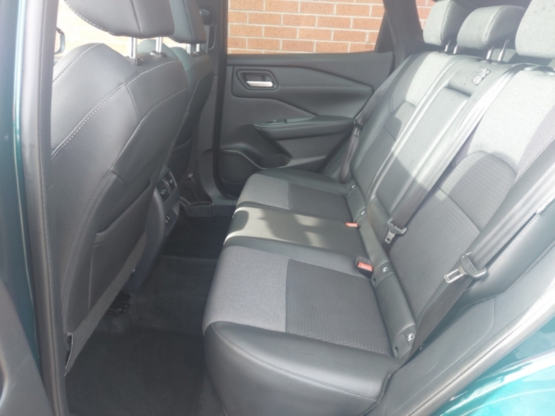 Nissan Qashqai 1.3 Dig-t Mh N-connecta Glass Roof NK25XYM Green #6