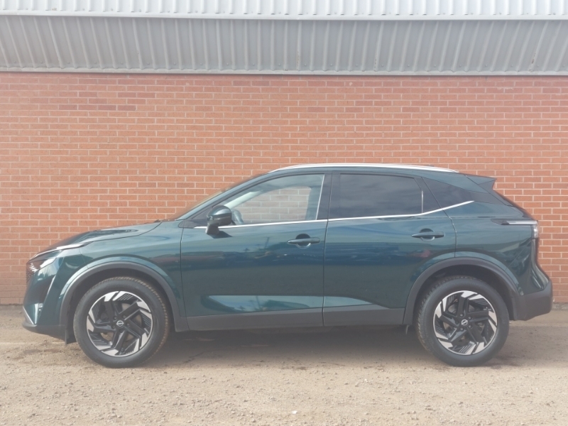 Nissan Qashqai 1.3 Dig-t Mh N-connecta Glass Roof NK25XYM Green #4