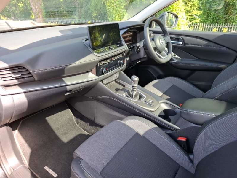 Nissan Qashqai 1.3 Dig-t Mh N-connecta Glass Roof SM25XUB Black #5