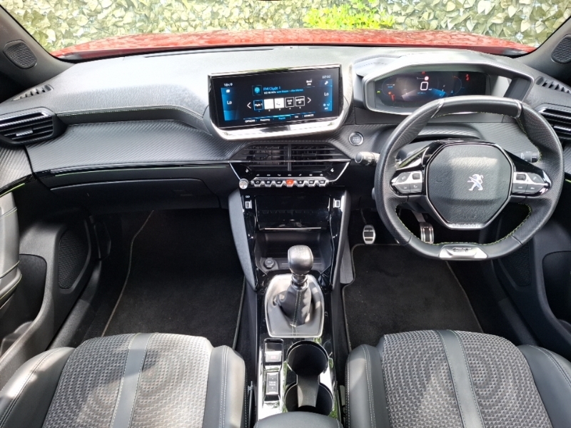 Peugeot 2008 1.5 Bluehdi 110 Gt MK71XWZ Red #3