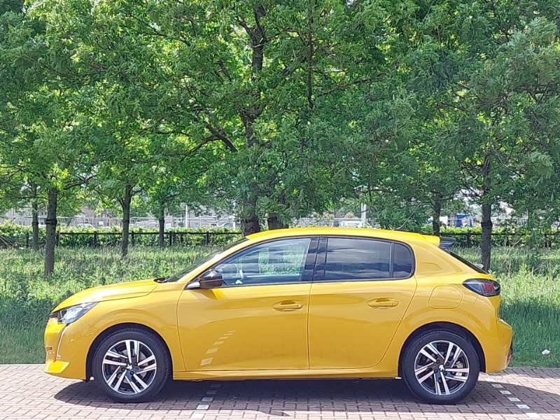Peugeot 208 1.2 Puretech 100 Allure Premium SH23NMZ Yellow #4